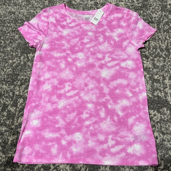 ‼️SOLD‼️NWT GAP Bundle of 2 Short Sleeve Tops. 1 Green top and 1 pink top. - Picture 9 of 12